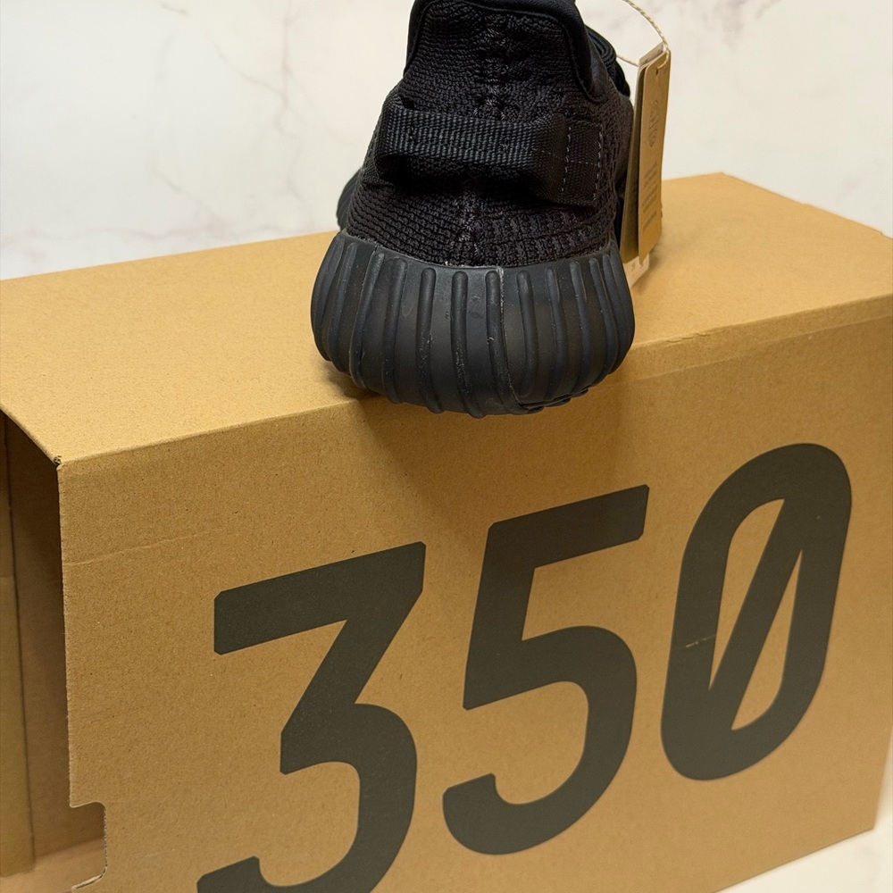 Yeezy Boost 350 V2 Onyx US 7.5 M (NEW) - Picture 3 of 5